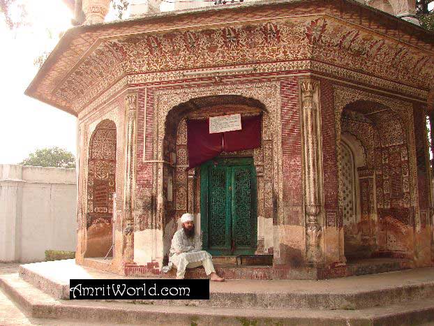 Amrit Pal Singh 'Amrit' at Dehra Bibi Punjab Kaur in Darbar Ram Rai Complex, Dehradun